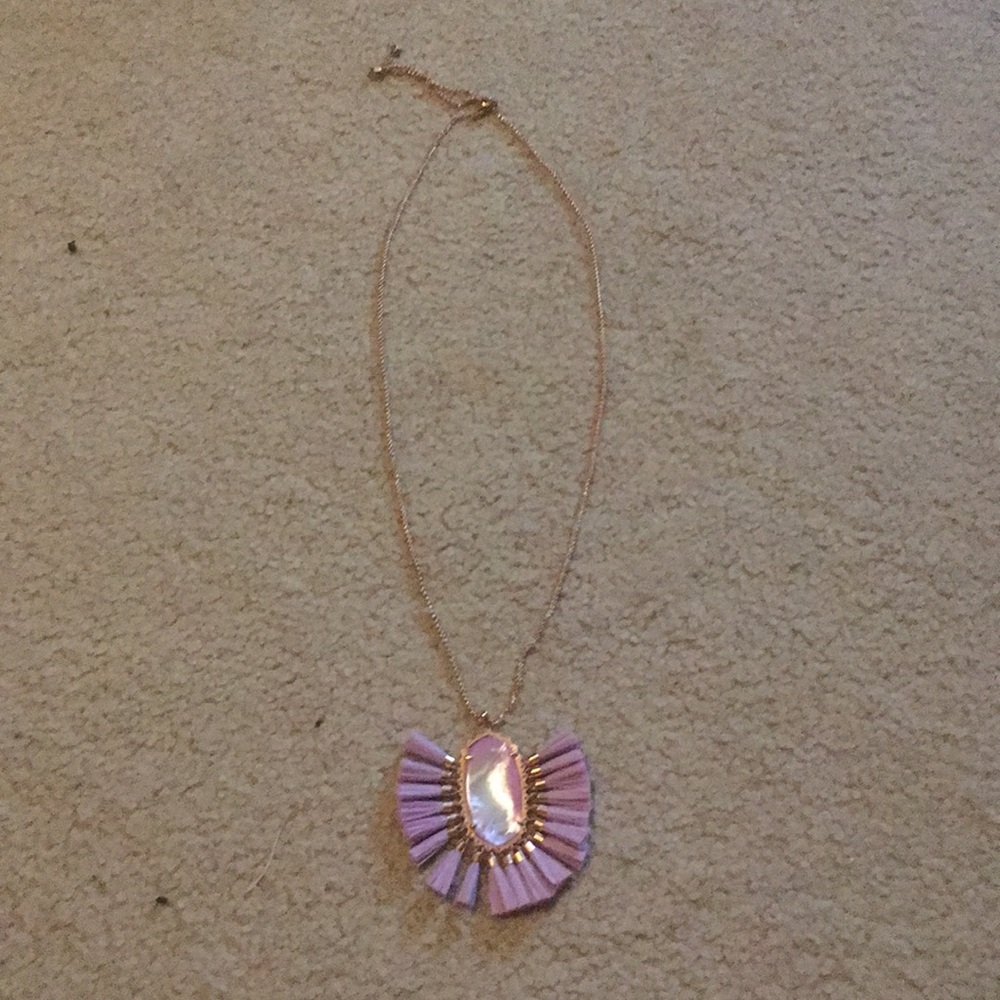 Kendra Scott Betsy necklace